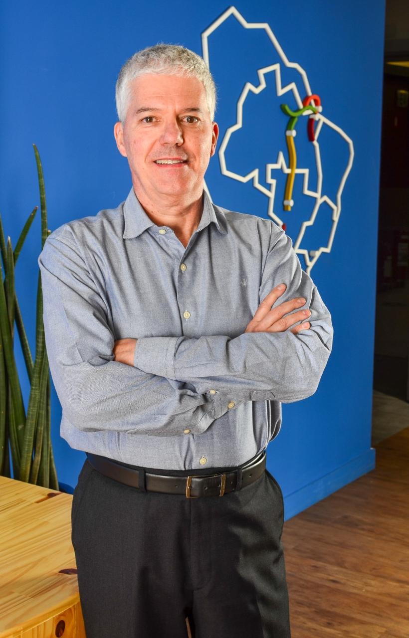 Francisco Cortinas — Diretor Administrativo